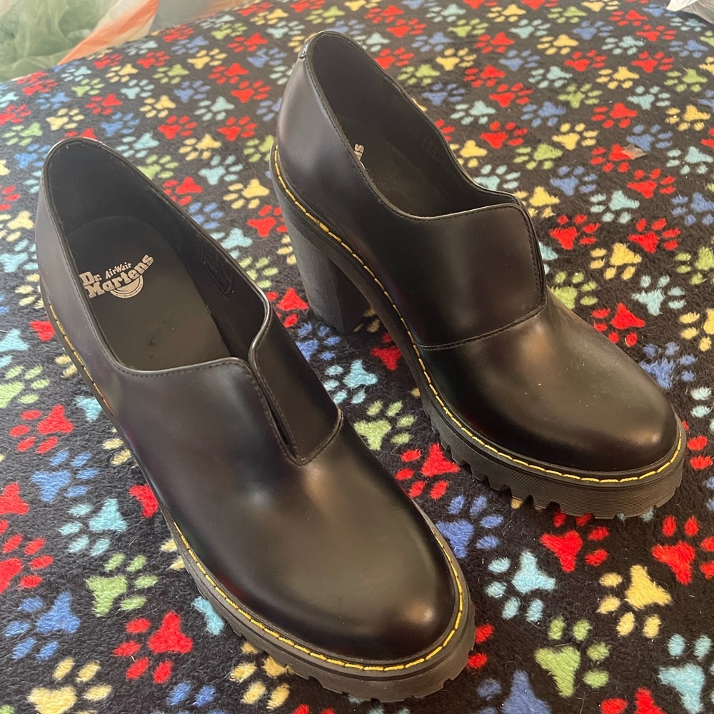 DR. MARTENS CORDELIA BOOTIE RARE SIZE 9